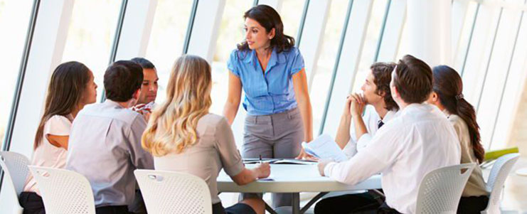 Una riunione con giovani manager.